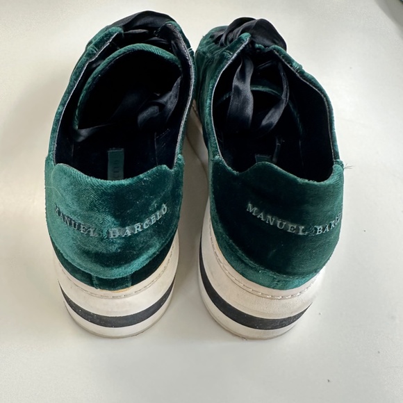 Manuel Barcelo Velvet Sneakers - Size 8 - Picture 3 of 6